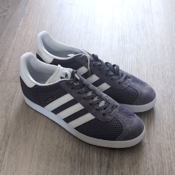 Adidas Men's Gray Gazelle  Shoes - Picture 2 of 14